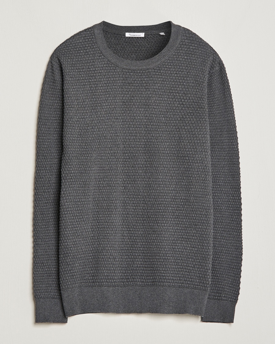 KnowledgeCotton Apparel Vagn Bubble Knit Cotton Crew Neck Dark Grey Melange – Grau