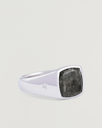 Tom Wood Kay Ring Black Larvikite – Schwarz
