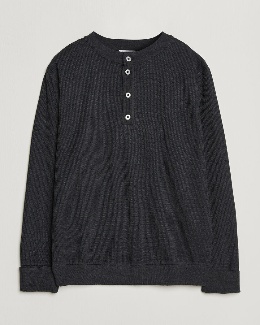 S.N.S. Herning Stamina Rib Henley Magnetite Black – Schwarz