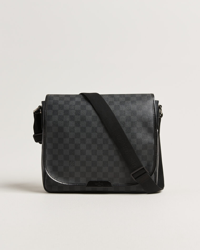 Louis Vuitton Pre-Owned Daniel MM Shoulder Bag Damier Graphite – Grau