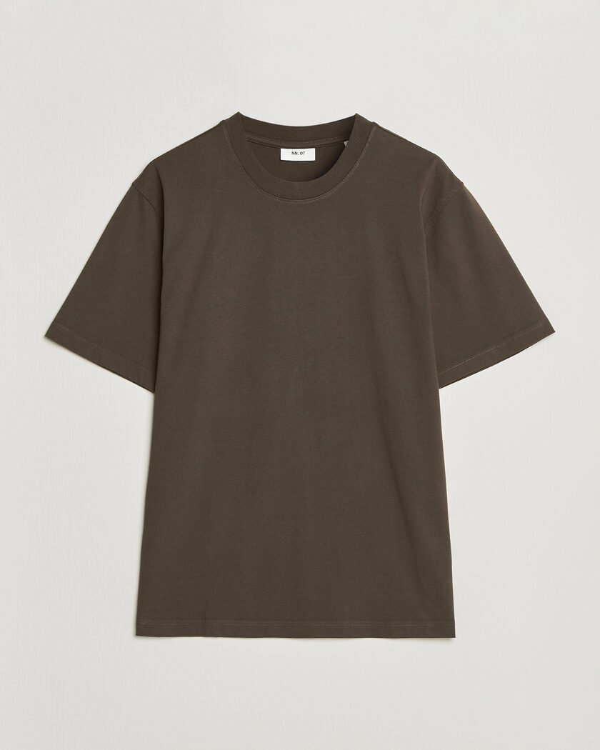 NN07 Adam Crew Neck T-Shirt Earthwood – Braun