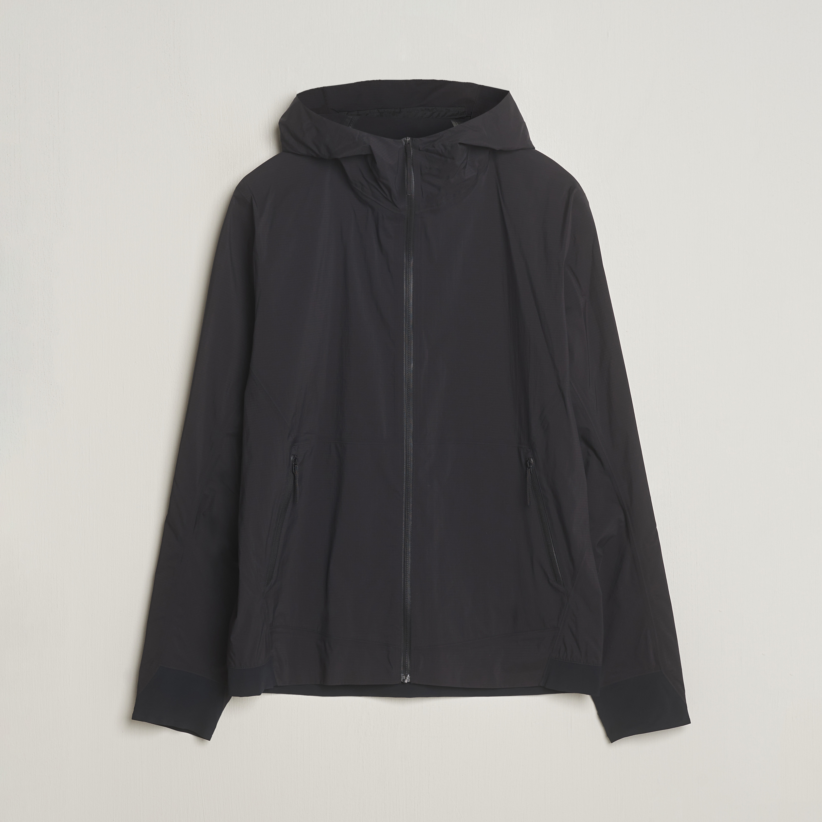 Arc'teryx Veilance Demlo Hooded Jacket Black bei Care of Carl