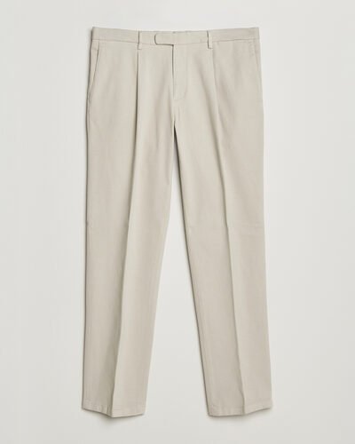 Boglioli Pleated Cotton Twill Chinos Light Beige