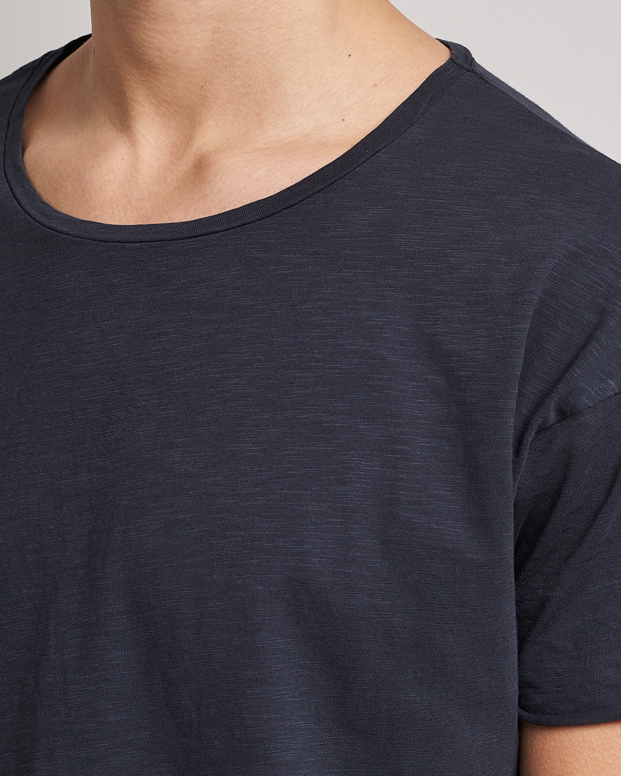 Herren | T-Shirts | Nudie Jeans | Roger Slub Crew Neck Tee Navy