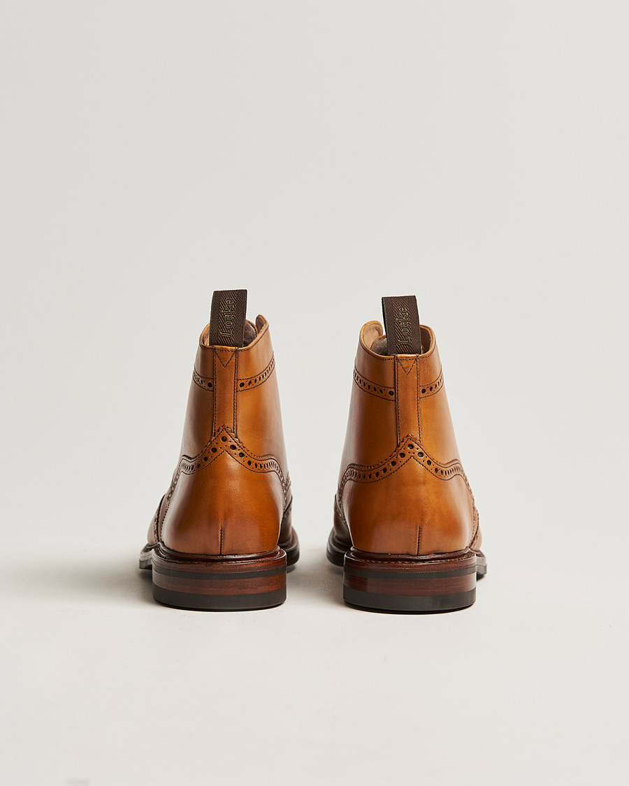 Herren | Loake 1880 Wolf Premium Fur Lined Brogue Tan Burnished Calf | Loake 1880 | Wolf Premium Fur Lined Brogue Tan Burnished Calf