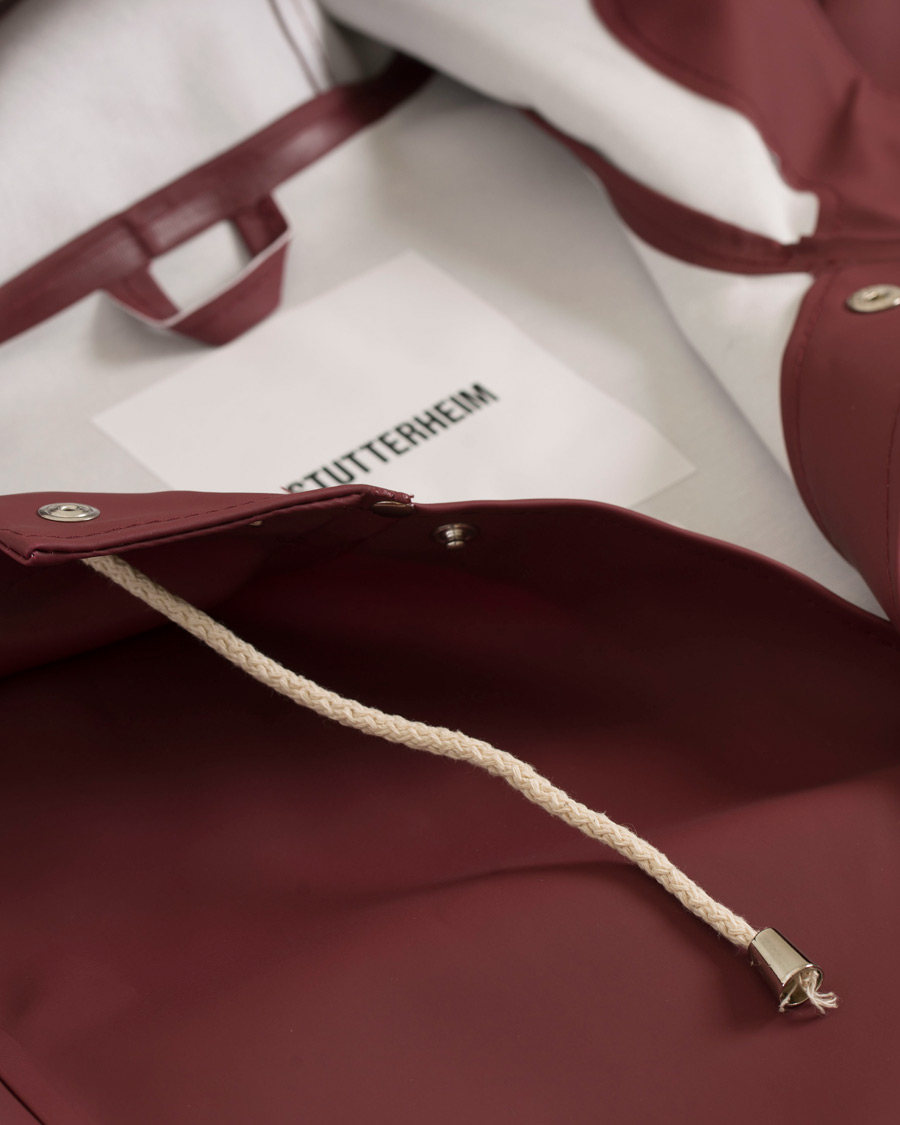 Herren | Jacken | Stutterheim | Stockholm Raincoat Burgundy