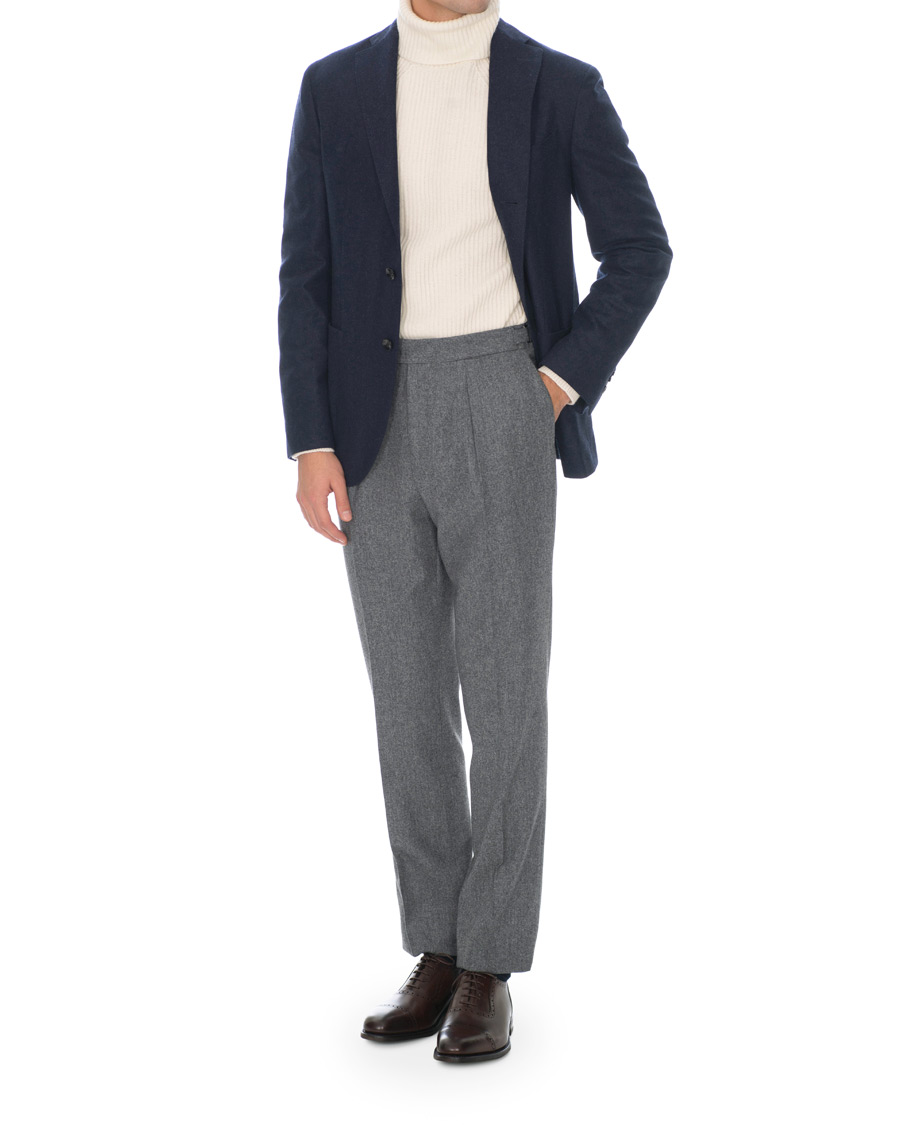 Herren | Hosen | Berg&Berg | Arnold Pleated Side Adjuster Flanell Trousers Mid Grey