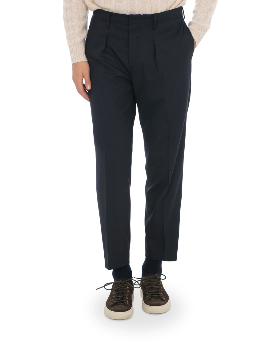 Herren | Hosen | Tiger of Sweden | Tarine Cropt Pleated Trousers Navy