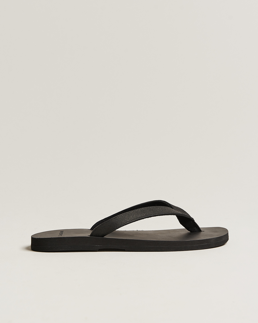 Herren | The Resort Co Saffiano Leather Flip-Flop Black | The Resort Co | Saffiano Leather Flip-Flop Black
