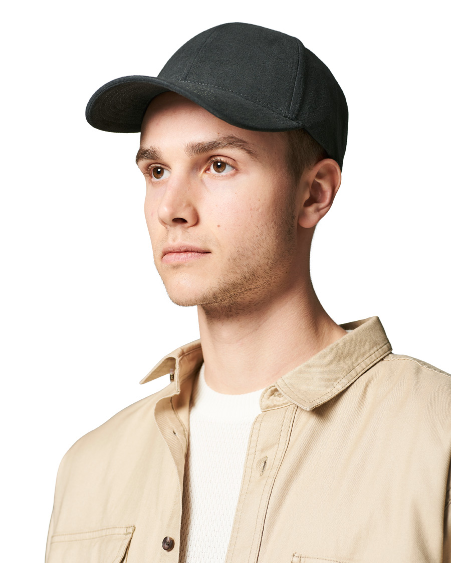 Herren | Varsity Headwear Alcantara Baseball Cap Anthracite Grey | Varsity Headwear | Alcantara Baseball Cap Anthracite Grey