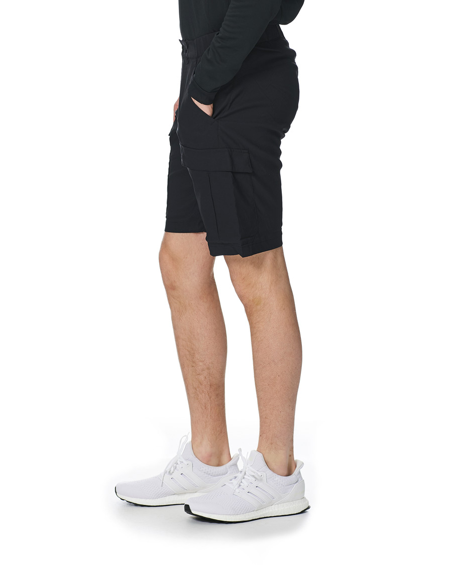 Herren | Shorts | Peak Performance | Moment Cargo Shorts Black