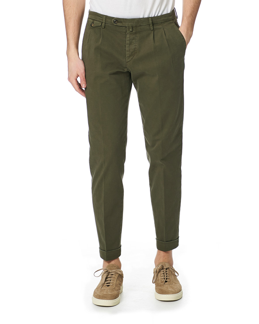 Herren | Hosen | Briglia 1949 | Easy Fit Pleated Cotton Chinos Olive