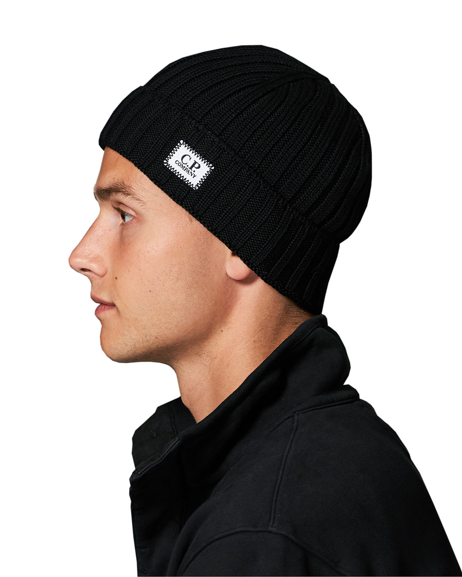 Herren | C.P. Company Knitted Merino Logo Beanie Black | C.P. Company | Knitted Merino Logo Beanie Black