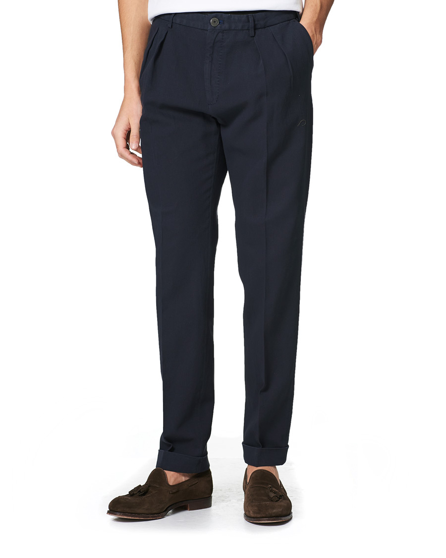 Herren | Hosen | Incotex | Carrot Fit Pleated Trousers Navy