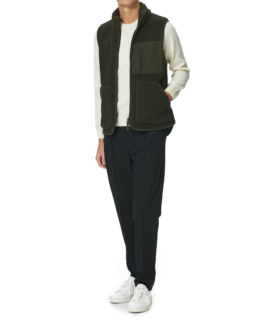 Herren | Pullover | A Day's March | Arvån Recycled Fleece Vest Olive