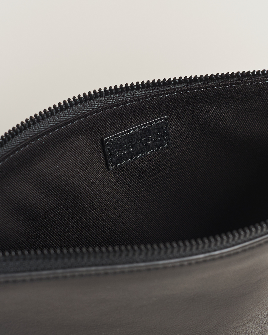 Herren | Common Projects Medium Flat Nappa Leather Pouch Black | Common Projects | Medium Flat Nappa Leather Pouch Black
