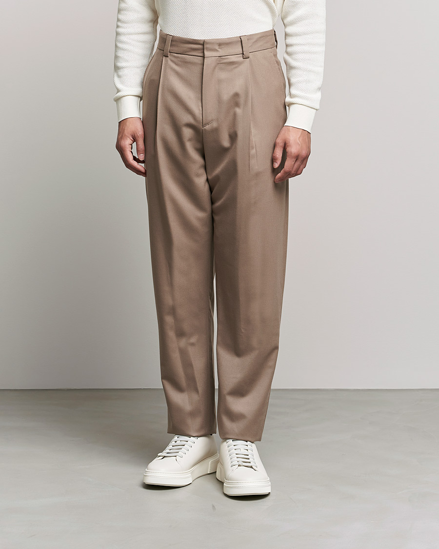 Herren | Hosen | Giorgio Armani | Tapered Pleated Flannel Trousers Beige