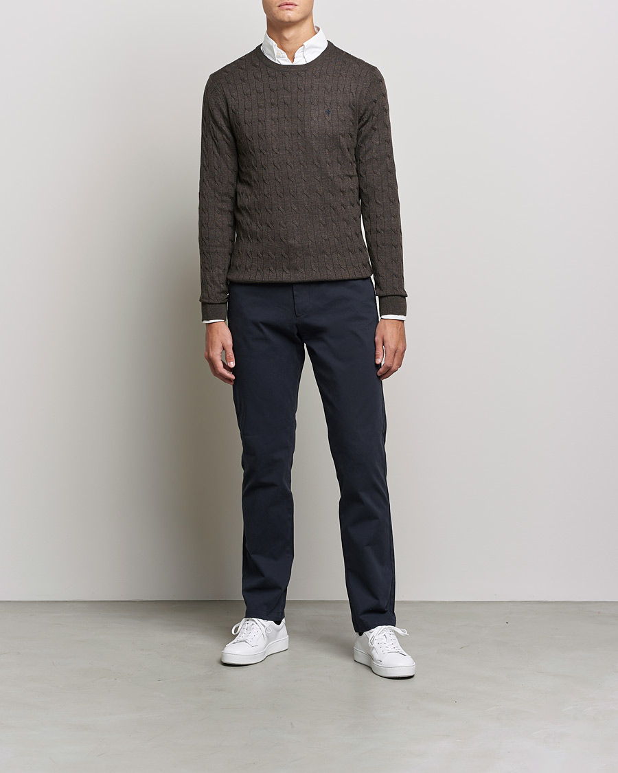 Herren | Pullover | Morris | Merino Cable Crew Neck Dark Brown