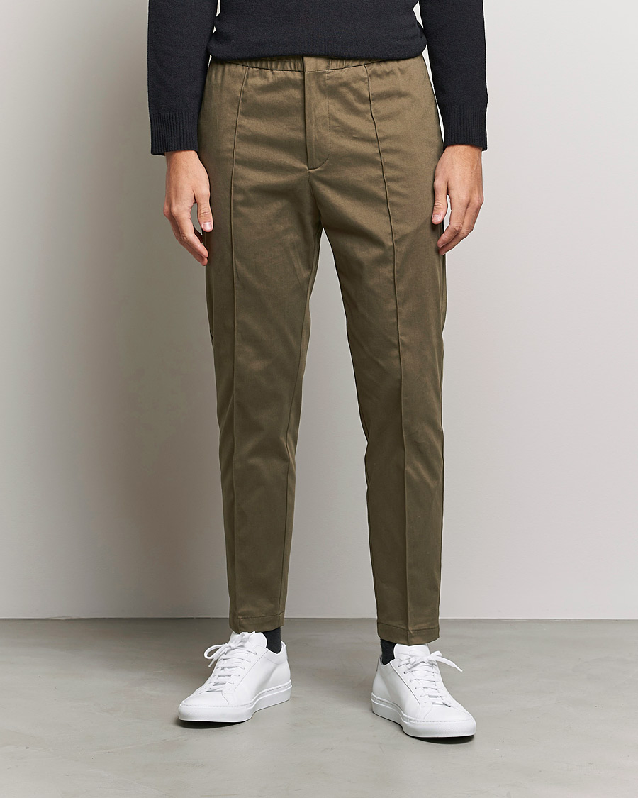 Herren | Hosen | Tiger of Sweden | Sosa Brushed Satin Trouser Olive Extreme
