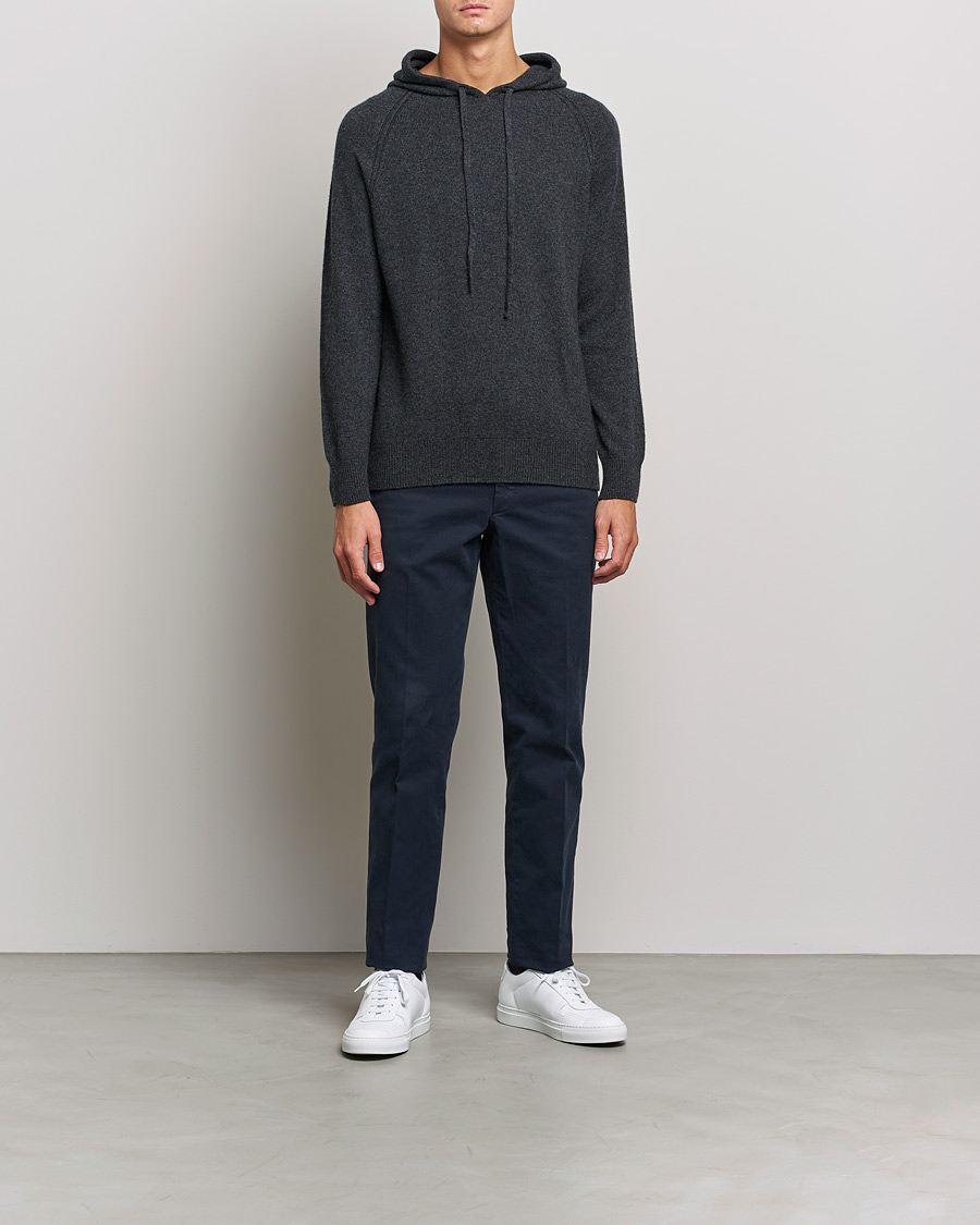 Herren | Pullover | Johnstons of Elgin | Seamless Cashmere Hoodie Carbon