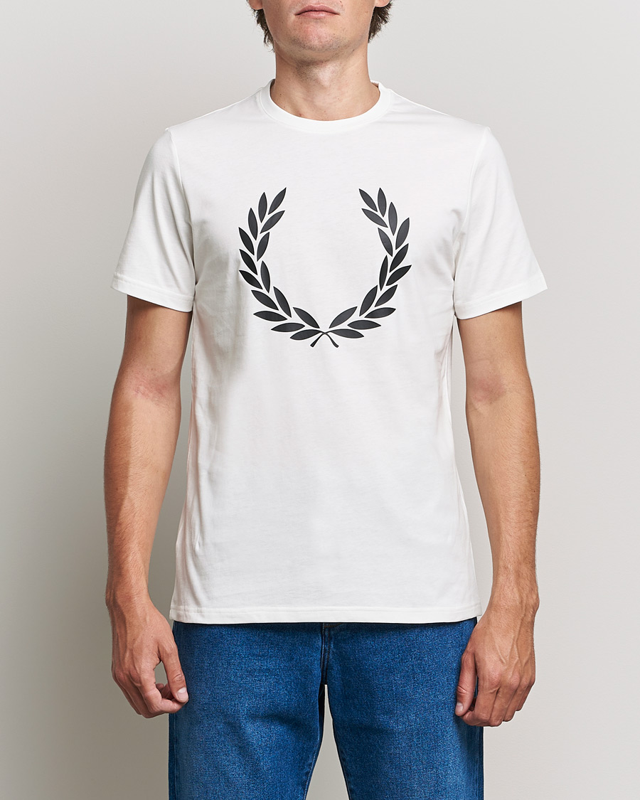 Herren | T-Shirts | Fred Perry | Laurel Wreath T-Shirt Snow White