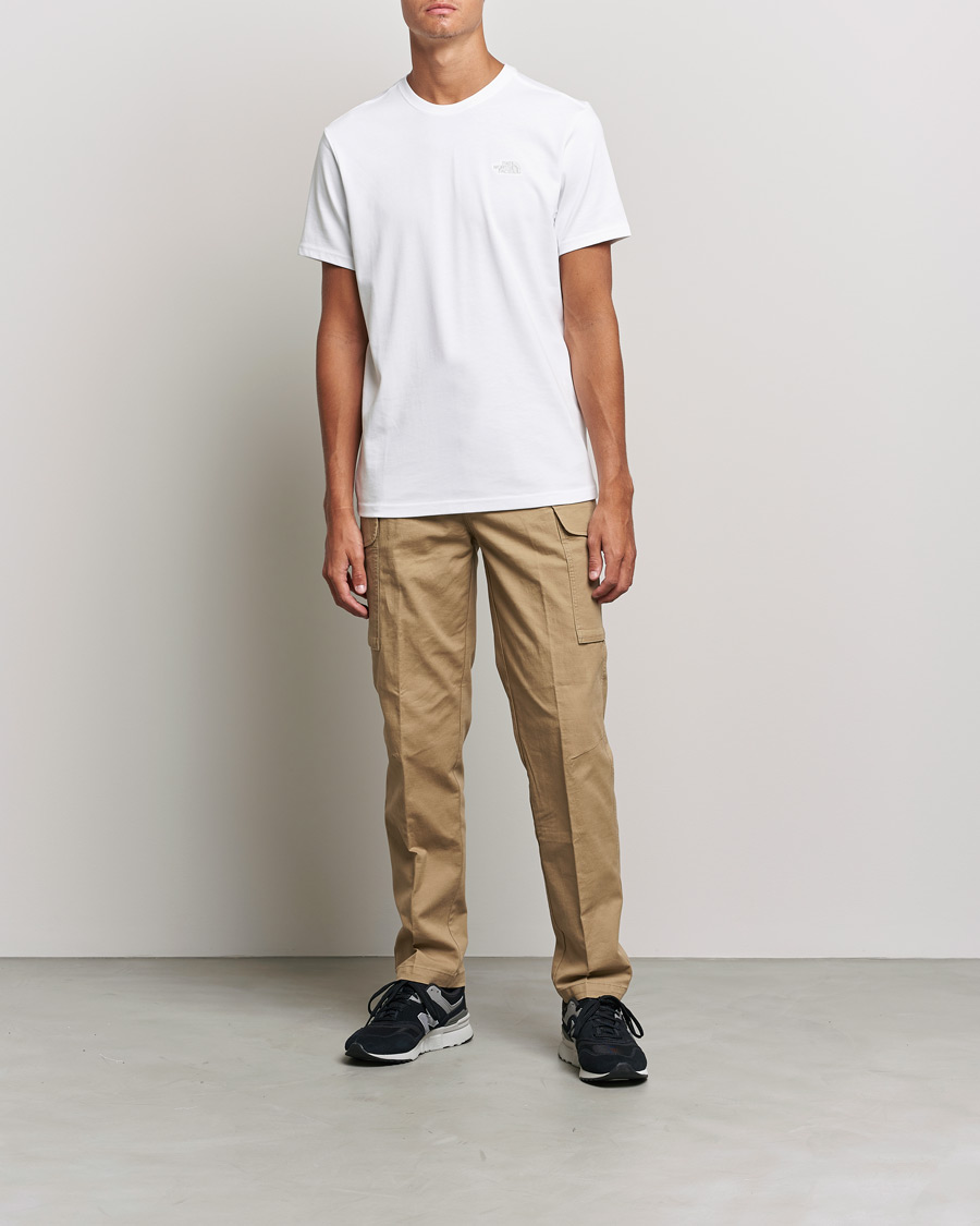 Herren | T-Shirts | The North Face | Premium Simple Logo Tee White