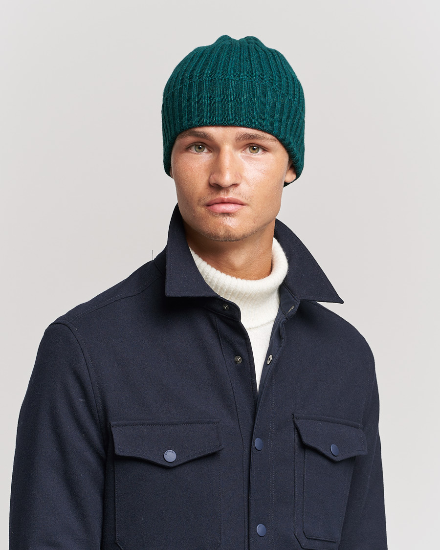 Herren | Piacenza Cashmere Ribbed Cashmere Beanie Racing Green | Piacenza Cashmere | Ribbed Cashmere Beanie Racing Green