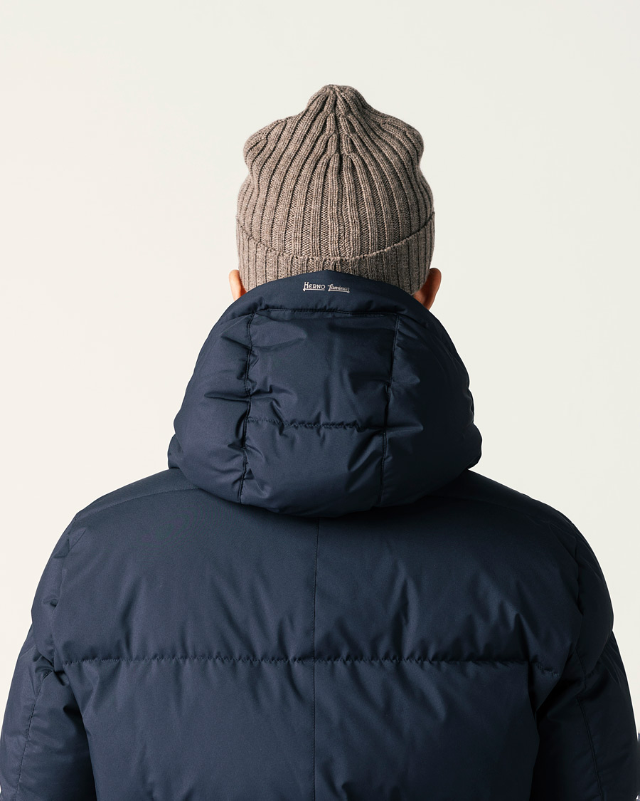 Herren | Piacenza Cashmere Ribbed Cashmere Beanie Taupe | Piacenza Cashmere | Ribbed Cashmere Beanie Taupe