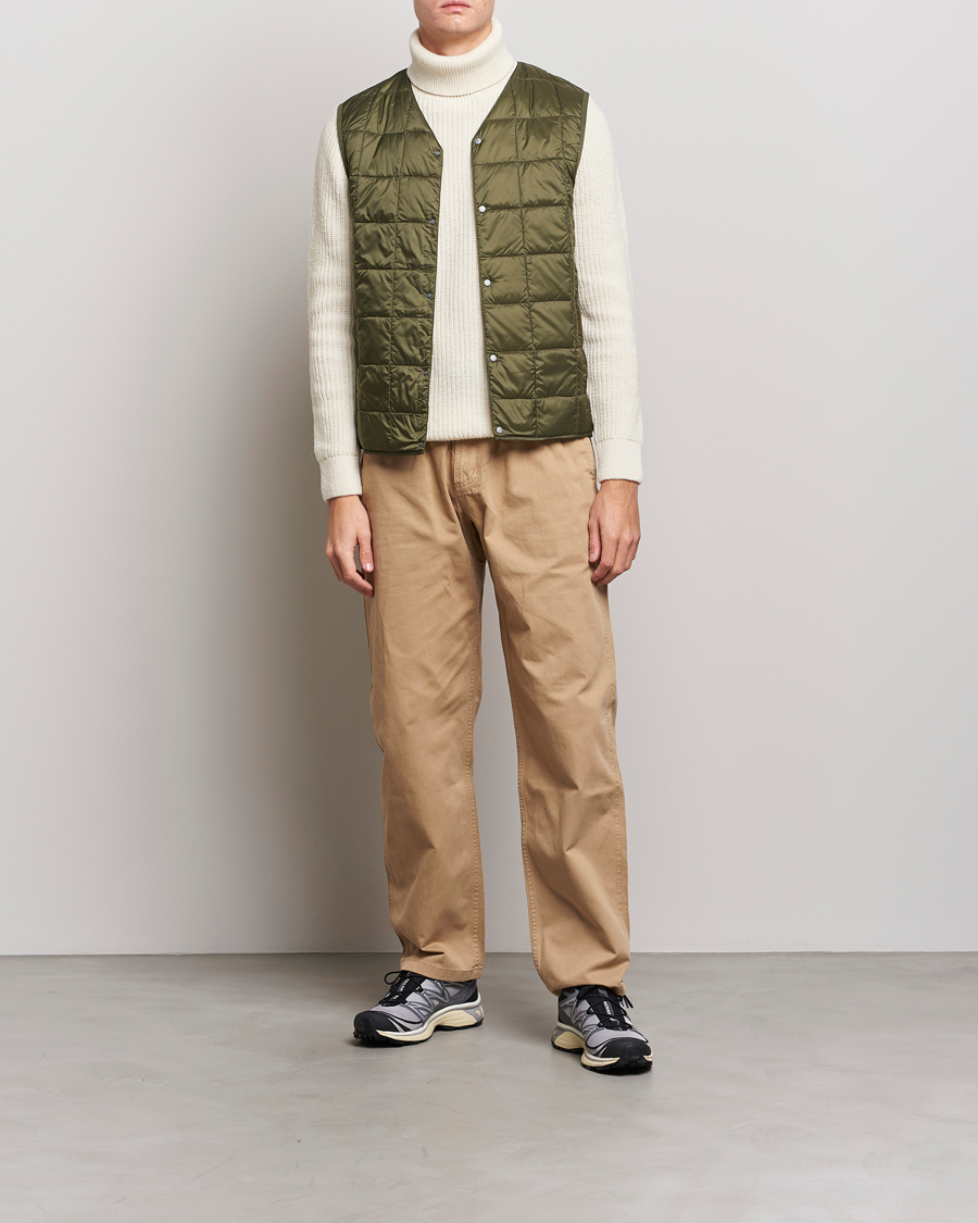 Herren | Jacken | TAION | V-Neck Lightweight Down Vest Dark Olive