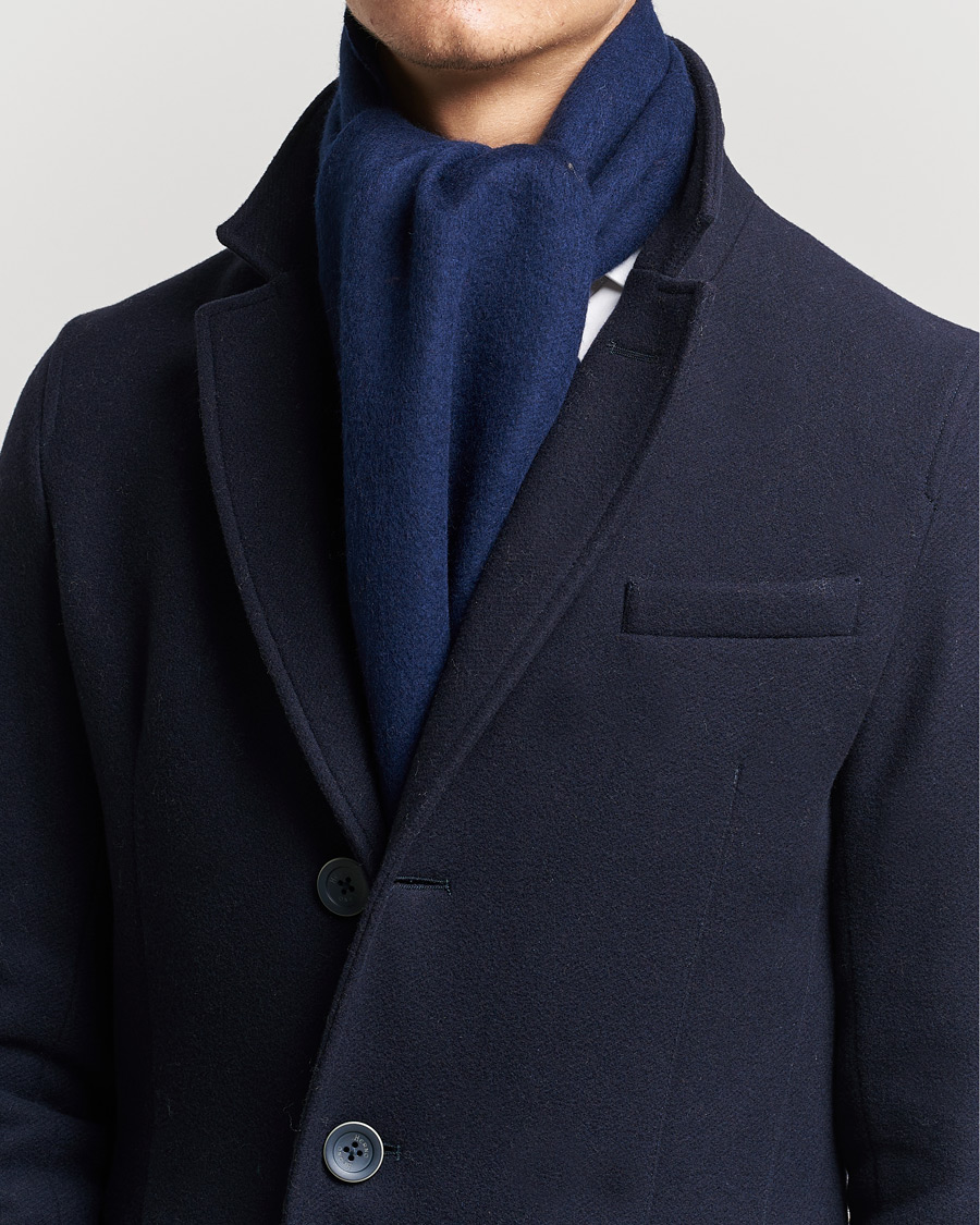 Herren | Begg & Co Vier Lambswool/Cashmere Solid Scarf Navy | Begg & Co | Vier Lambswool/Cashmere Solid Scarf Navy