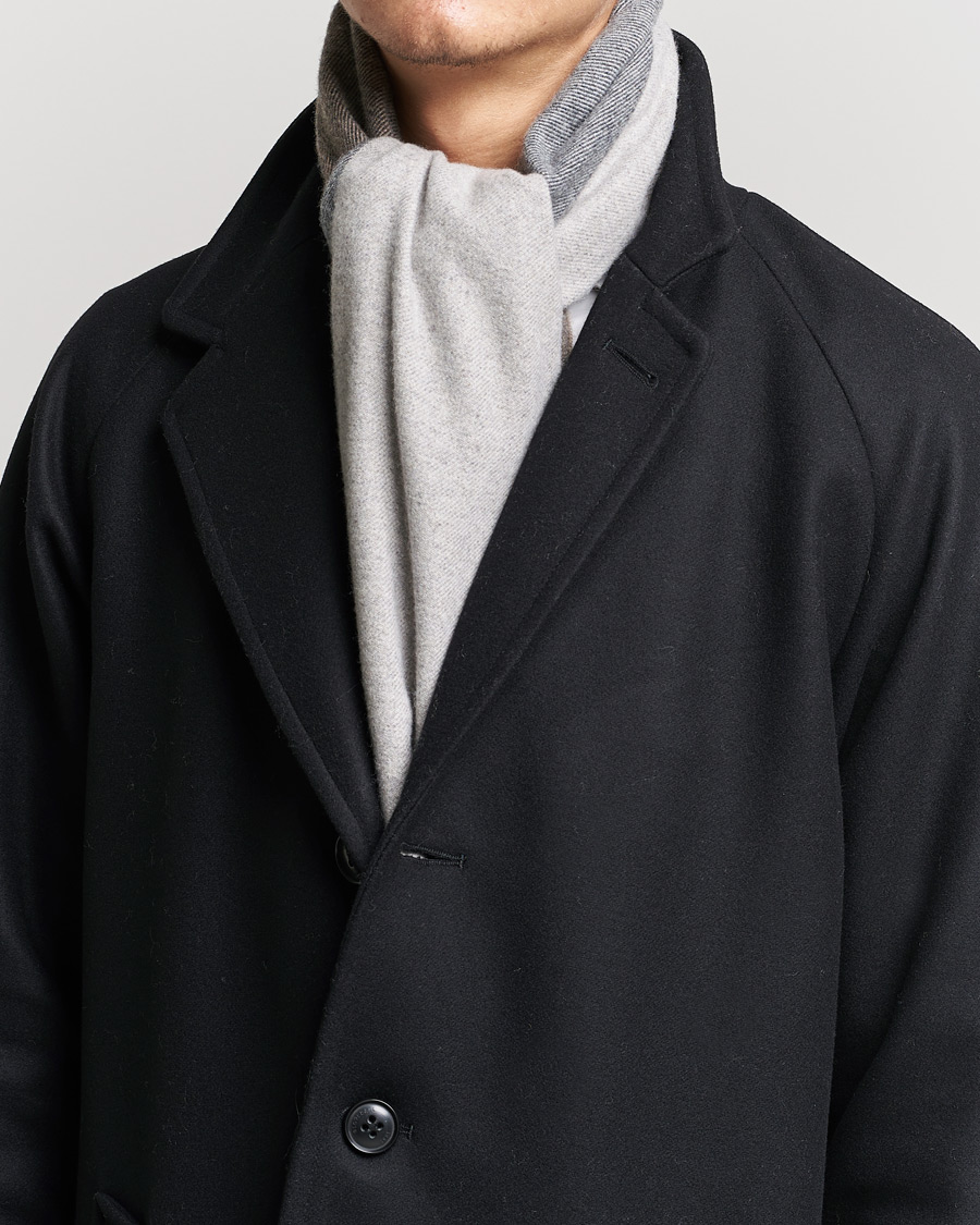 Herren | Begg & Co Brook Recycled Cashmere/Merino Scarf Natural | Begg & Co | Brook Recycled Cashmere/Merino Scarf Natural