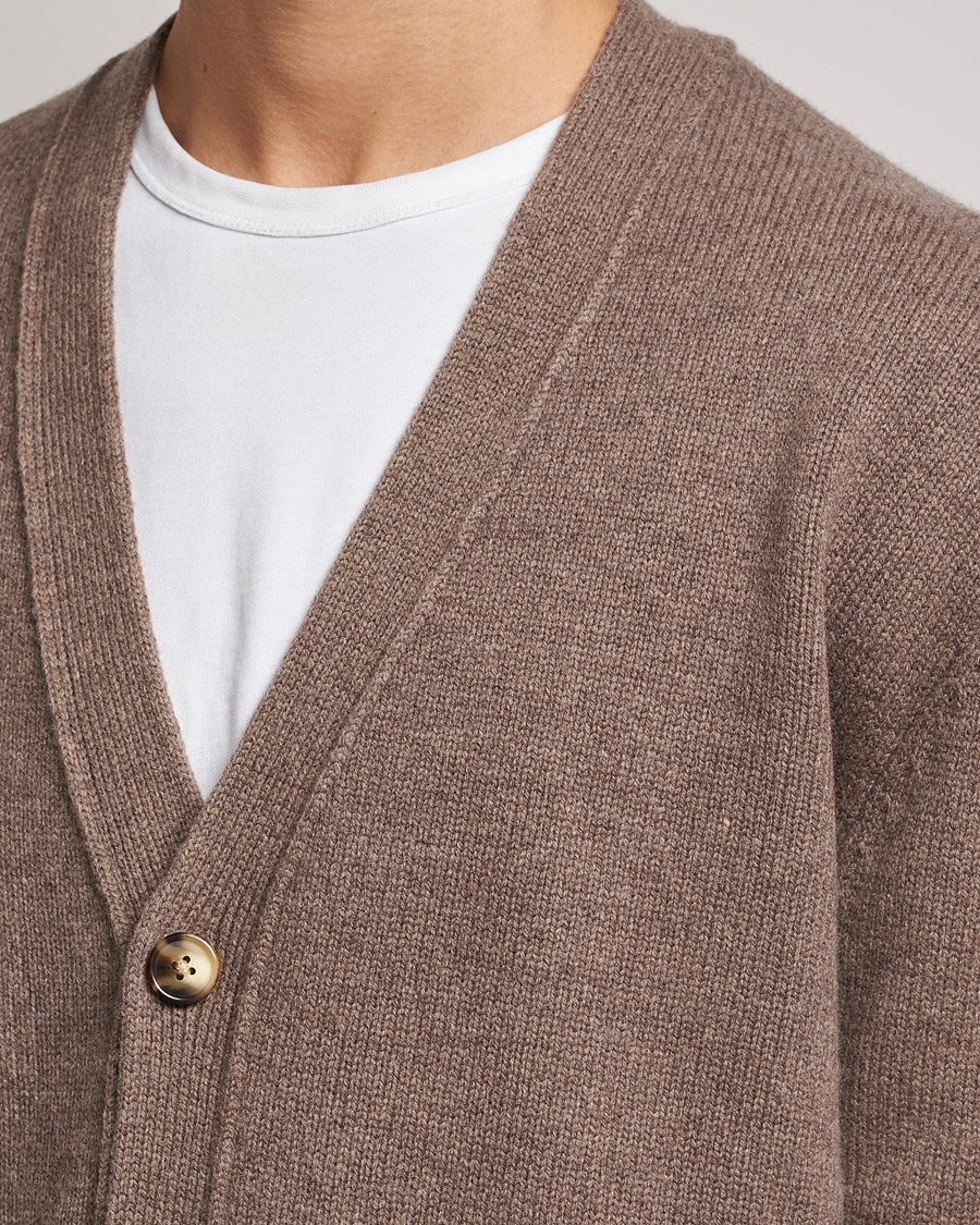 Herren | Pullover | A Day's March | Snag Lambswool Cardigan Taupe Melange