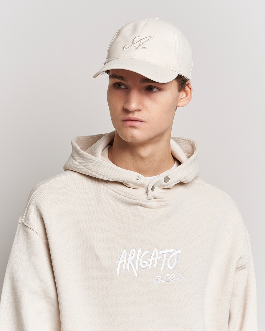 Herren | Axel Arigato Signature Cap Ecru/Black | Axel Arigato | Signature Cap Ecru/Black