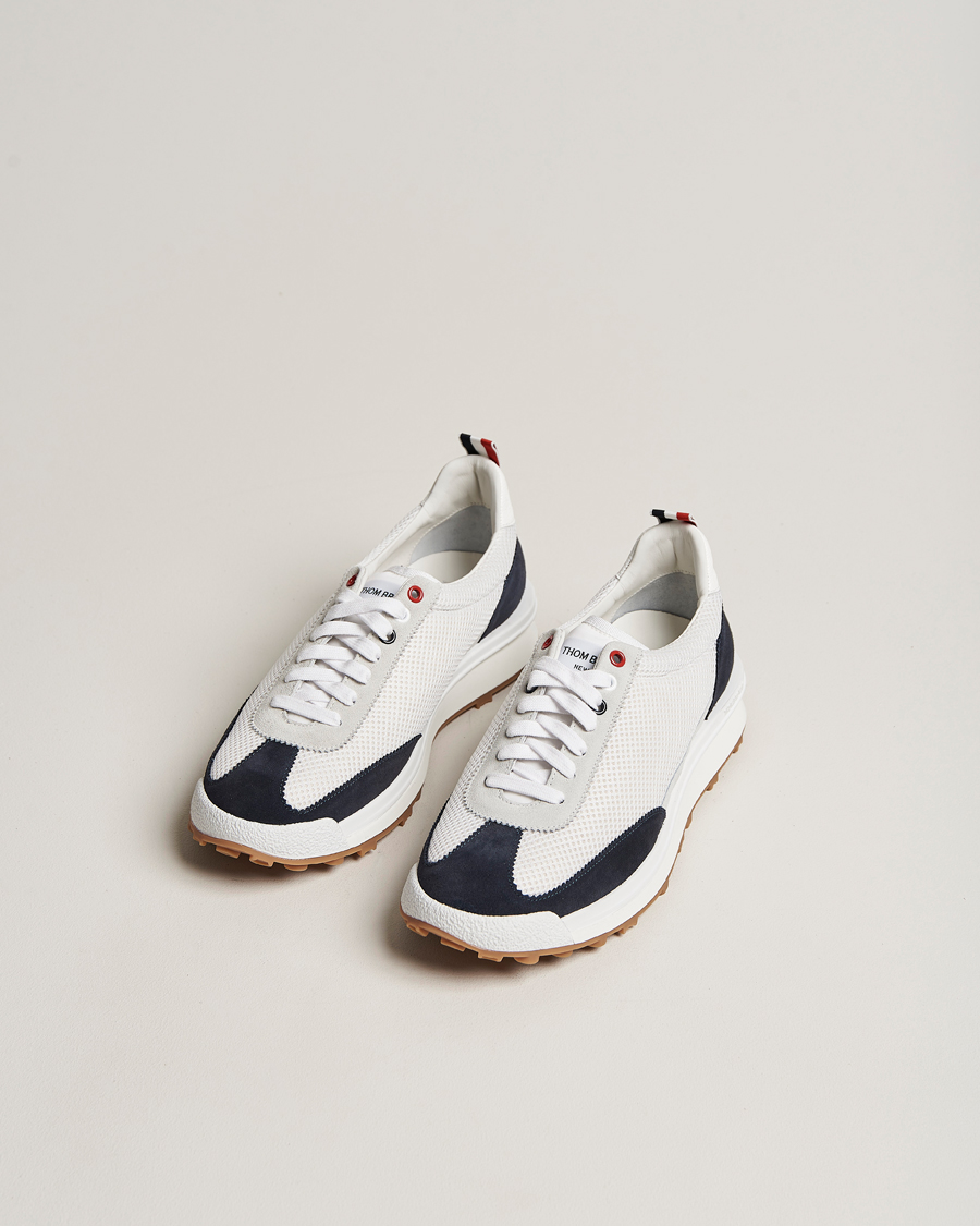 Herren | Thom Browne Tech Runner White/Navy Suede | Thom Browne | Tech Runner White/Navy Suede