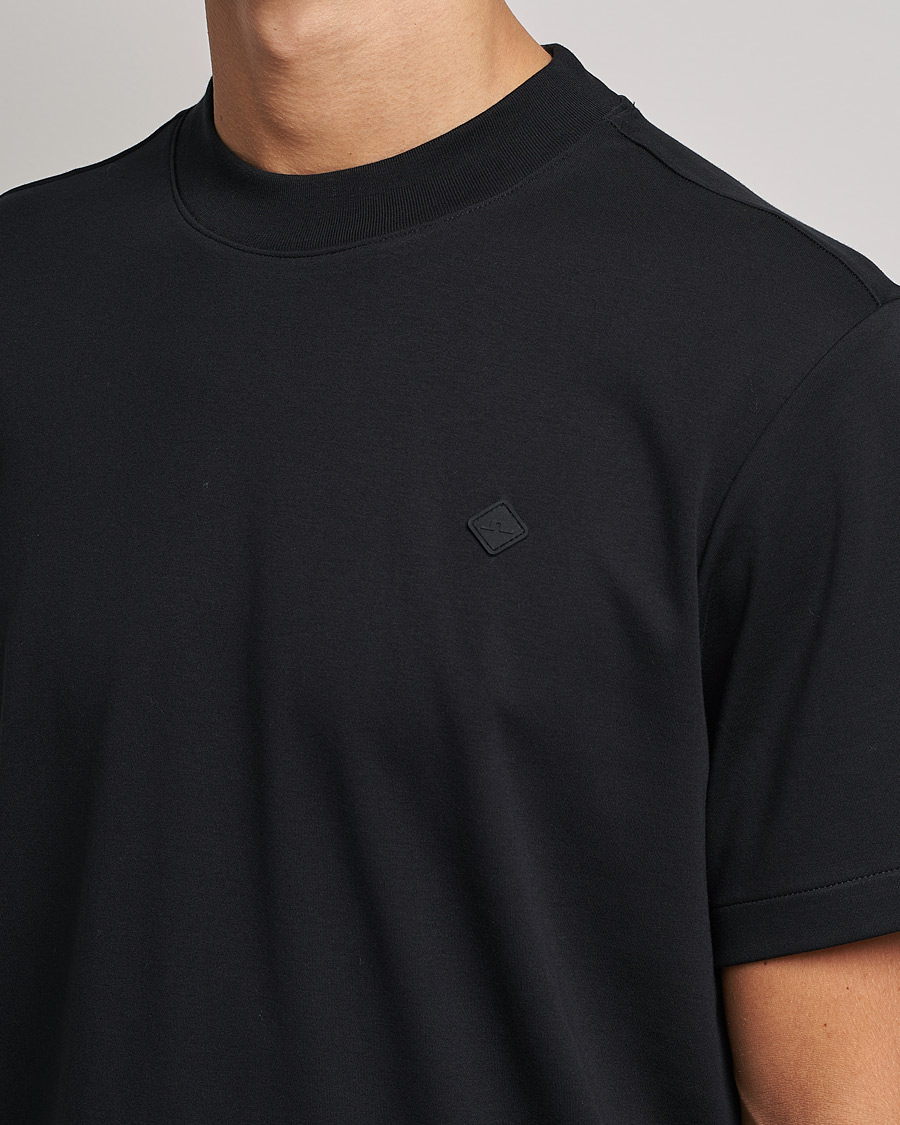 Herren | T-Shirts | J.Lindeberg | Adnan Patch Mock Neck Tee Black