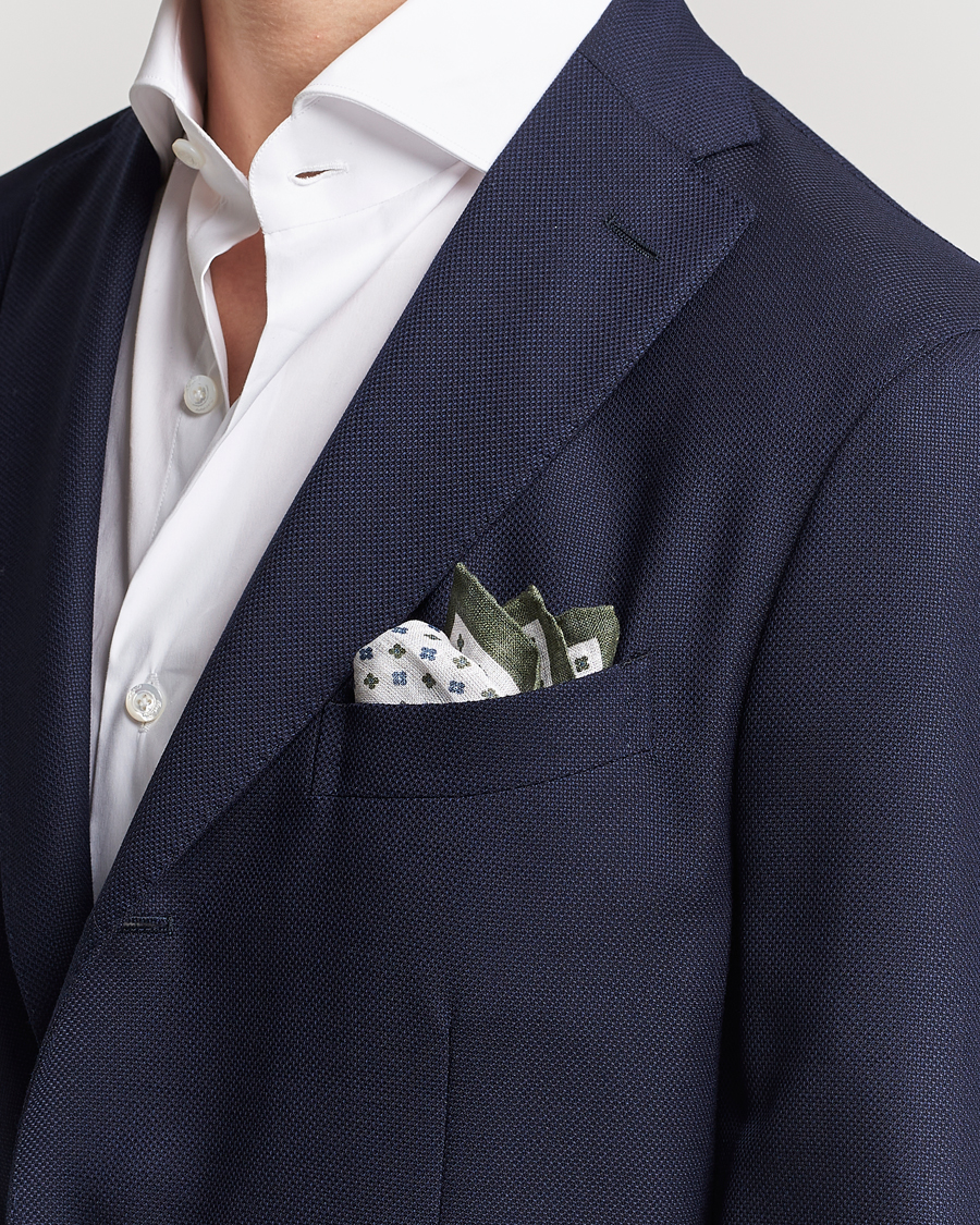 Herren | Amanda Christensen Linen Paspoal Printed Flower Pocket Square White/Green | Amanda Christensen | Linen Paspoal Printed Flower Pocket Square White/Green