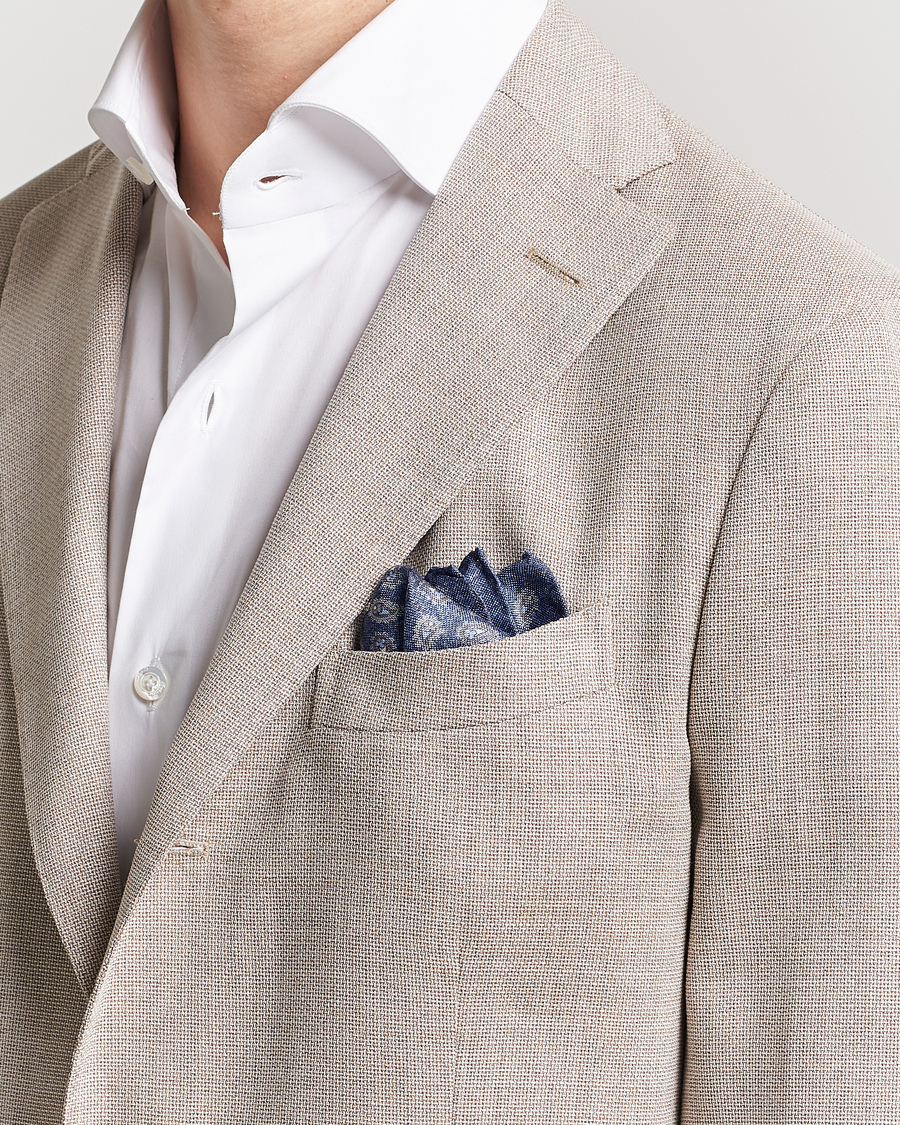 Herren | Amanda Christensen Silk Oxford Printed Paisley Pocket Square Navy | Amanda Christensen | Silk Oxford Printed Paisley Pocket Square Navy