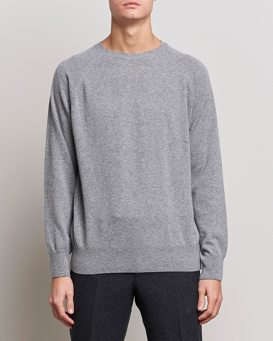 Herren | Pullover | Oscar Jacobson | Gustaf Lambswool Raglan Crew Neck Light Grey