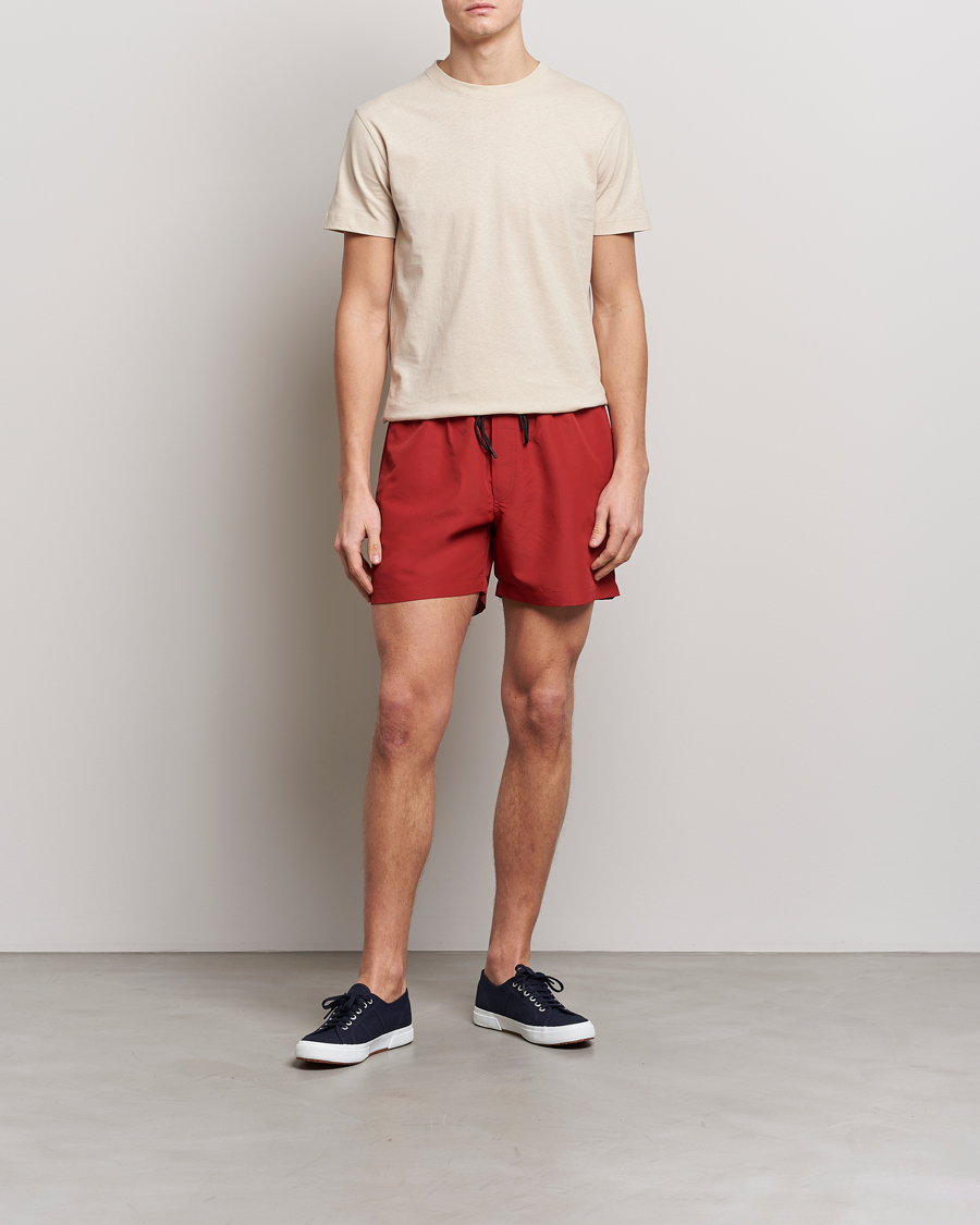 Herren | Badehosen | Tiger of Sweden | Sjo Swim Shorts Dark Raspberry