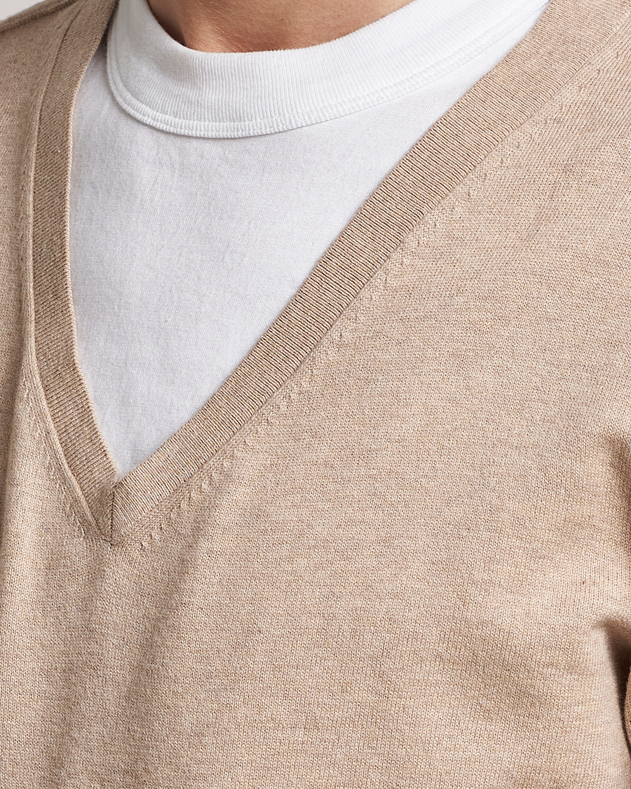 Herren | Pullover | Tiger of Sweden | Pernell Extra Fine Merino V-Neck Beige Melange