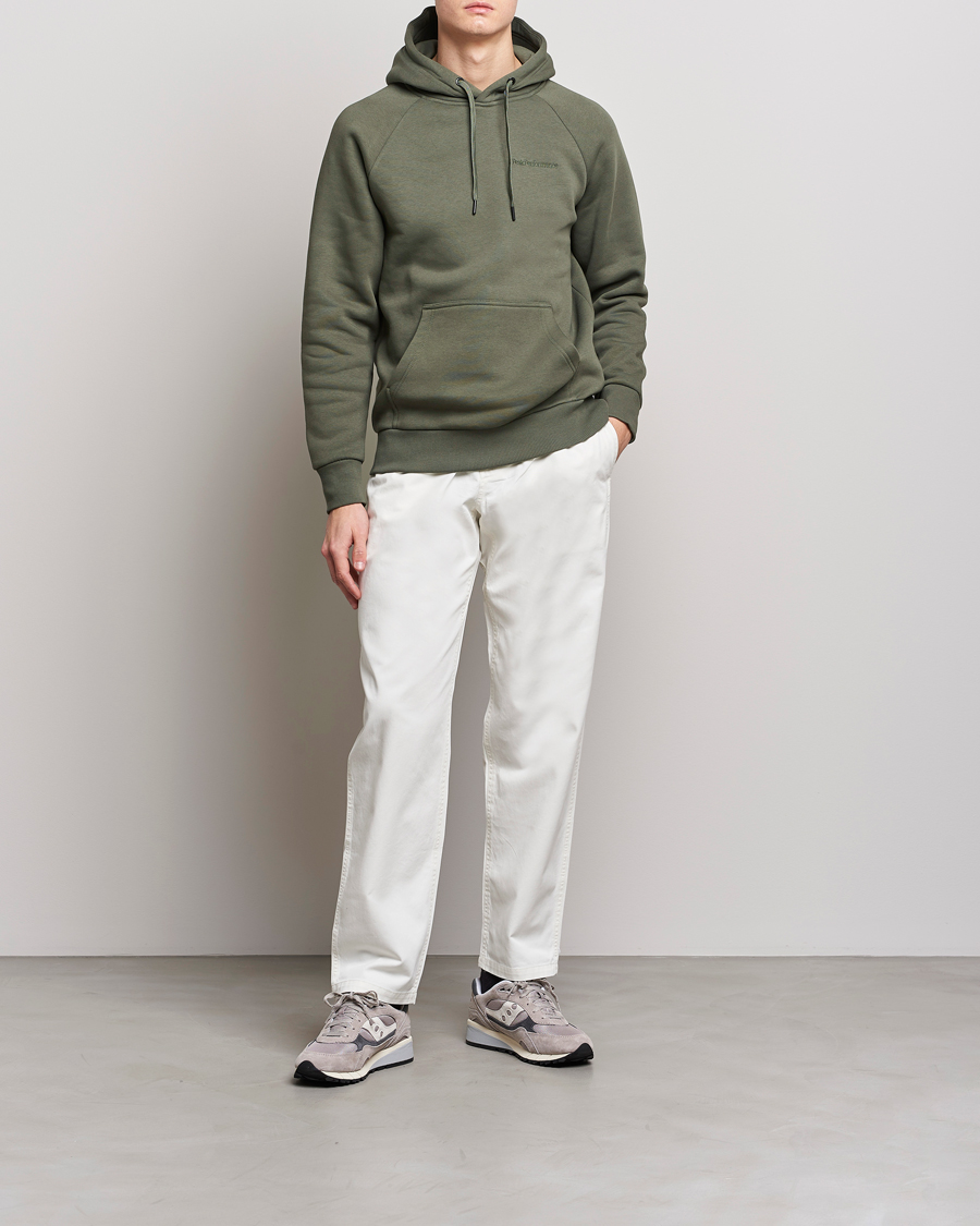 Herren | Pullover | Peak Performance | Original Small Logo Hood Pine Needel