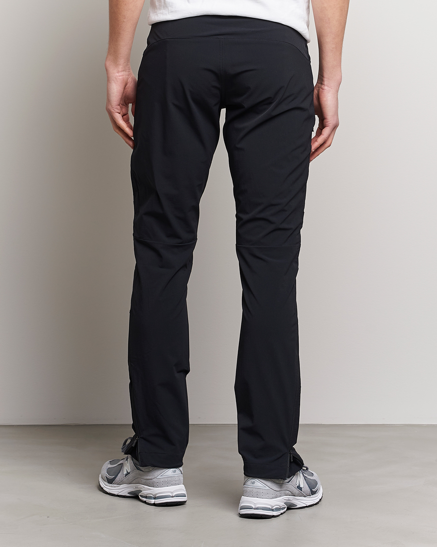 Herren | Hosen | Peak Performance | Tech Light Woven Scale Pants Black