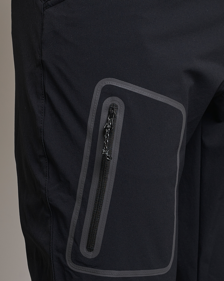 Herren | Hosen | Peak Performance | Tech Light Woven Scale Pants Black