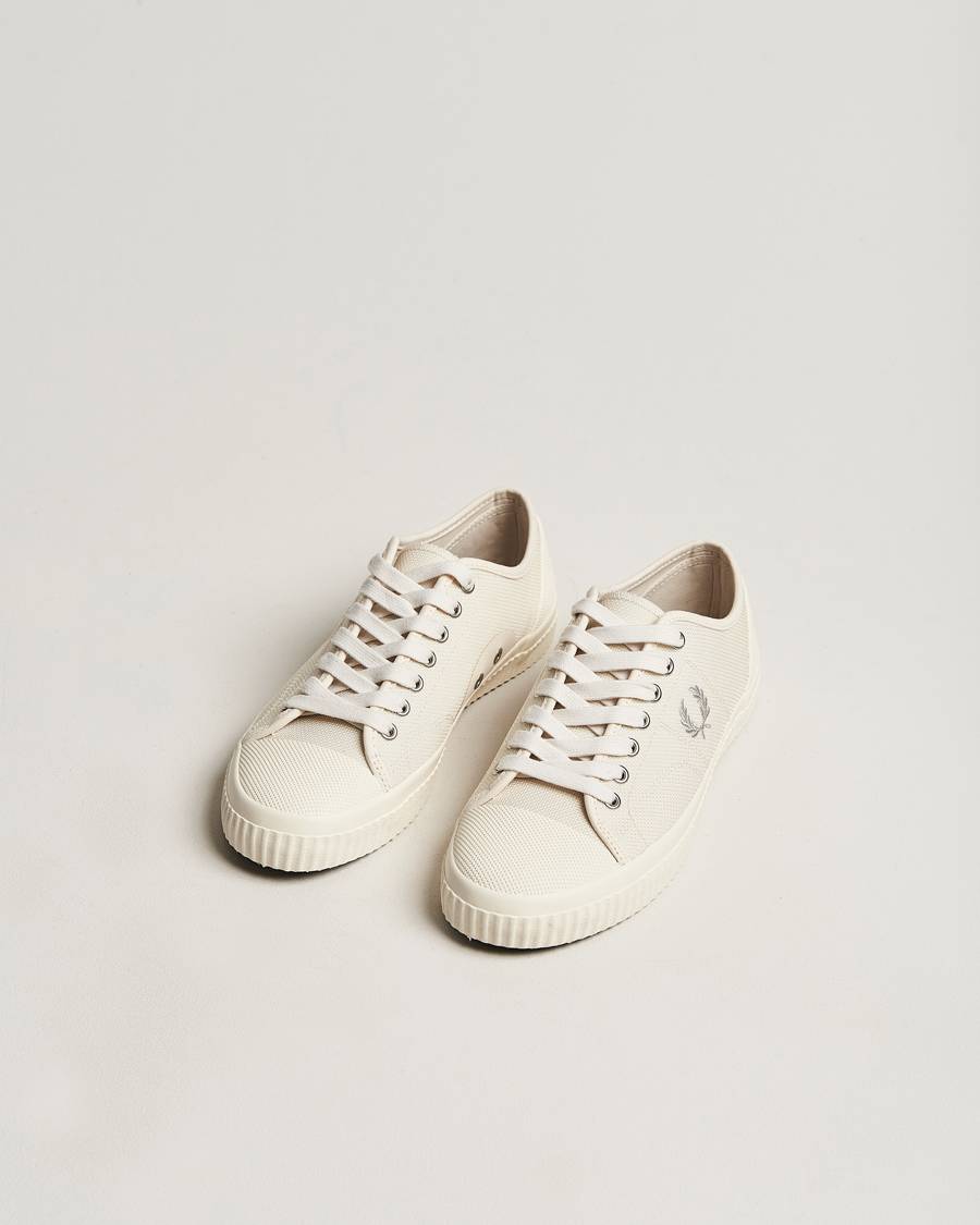Herren | Fred Perry Hughes Low Canvas Sneaker Ecru | Fred Perry | Hughes Low Canvas Sneaker Ecru