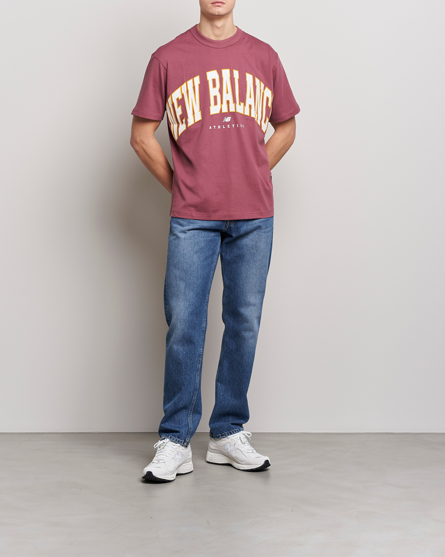 Herren | T-Shirts | New Balance | Athletics Warped T-Shirt Washed Burgundy