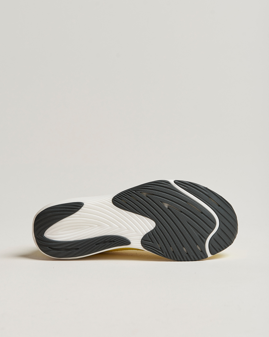 Herren | New Balance Running FuelCell Rebel v3 Cosmic Pineapple | New Balance Running | FuelCell Rebel v3 Cosmic Pineapple