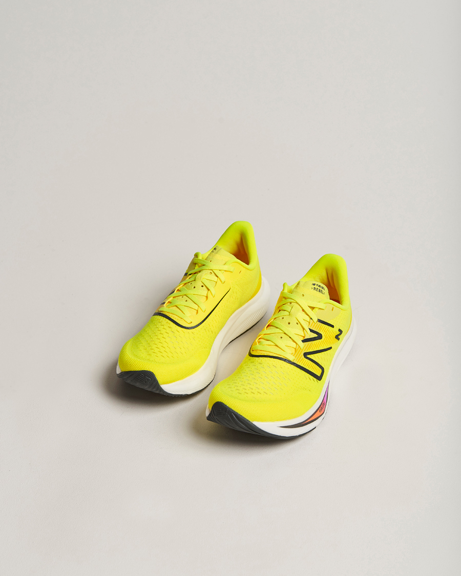 Herren | New Balance Running FuelCell Rebel v3 Cosmic Pineapple | New Balance Running | FuelCell Rebel v3 Cosmic Pineapple