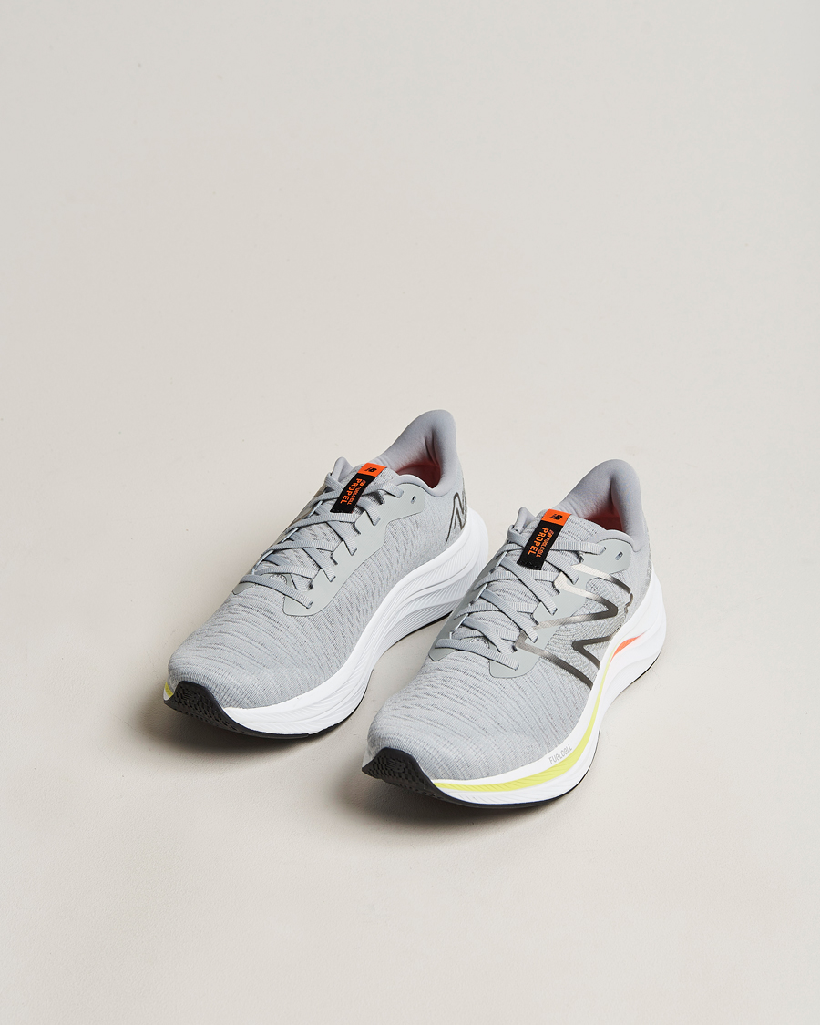 Herren | New Balance Running FuelCell Propel v4 Quartz Grey | New Balance Running | FuelCell Propel v4 Quartz Grey