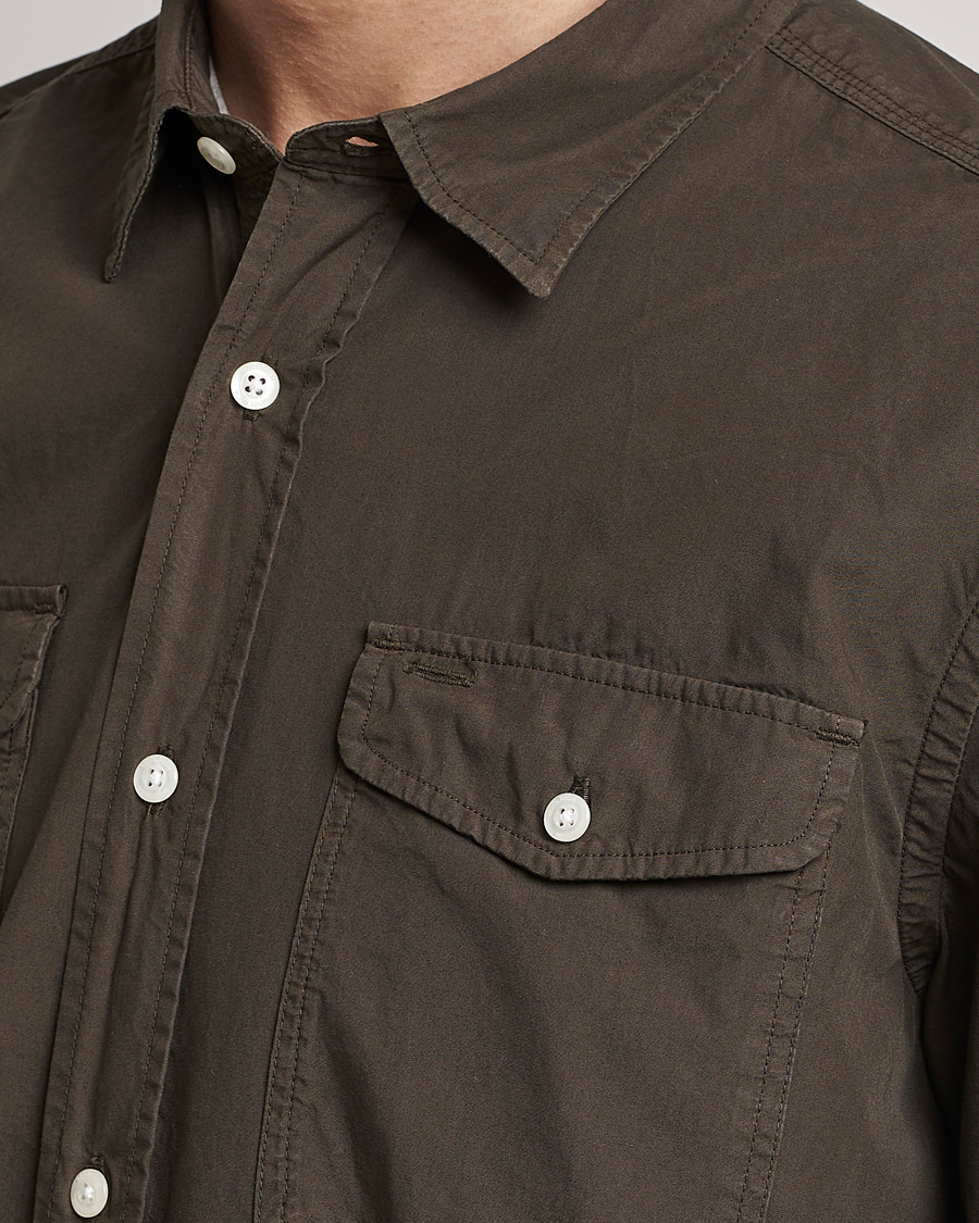 Herren | Hemden | Woolrich | Poplin Garment Dyed Pocket Shirt Dark Green