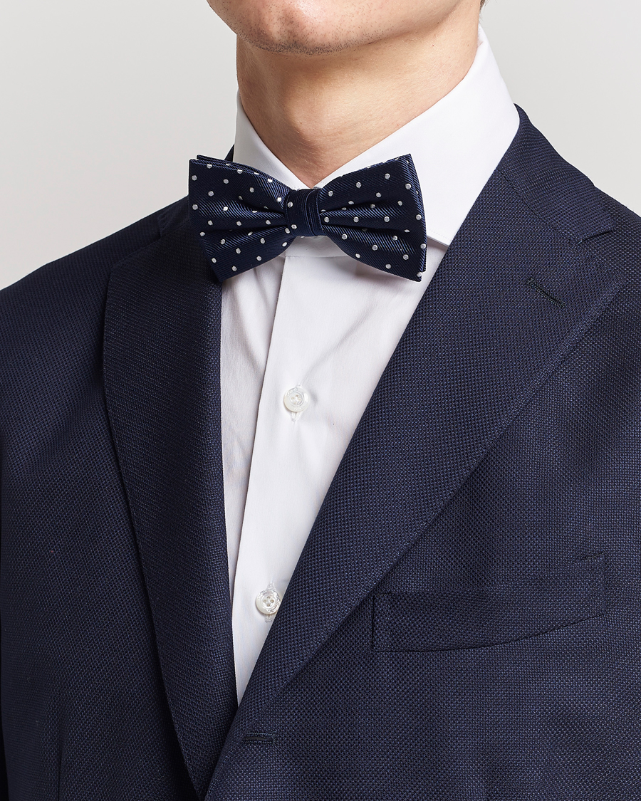 Herren | Amanda Christensen Dot Pre Tie Silk Navy/White | Amanda Christensen | Dot Pre Tie Silk Navy/White
